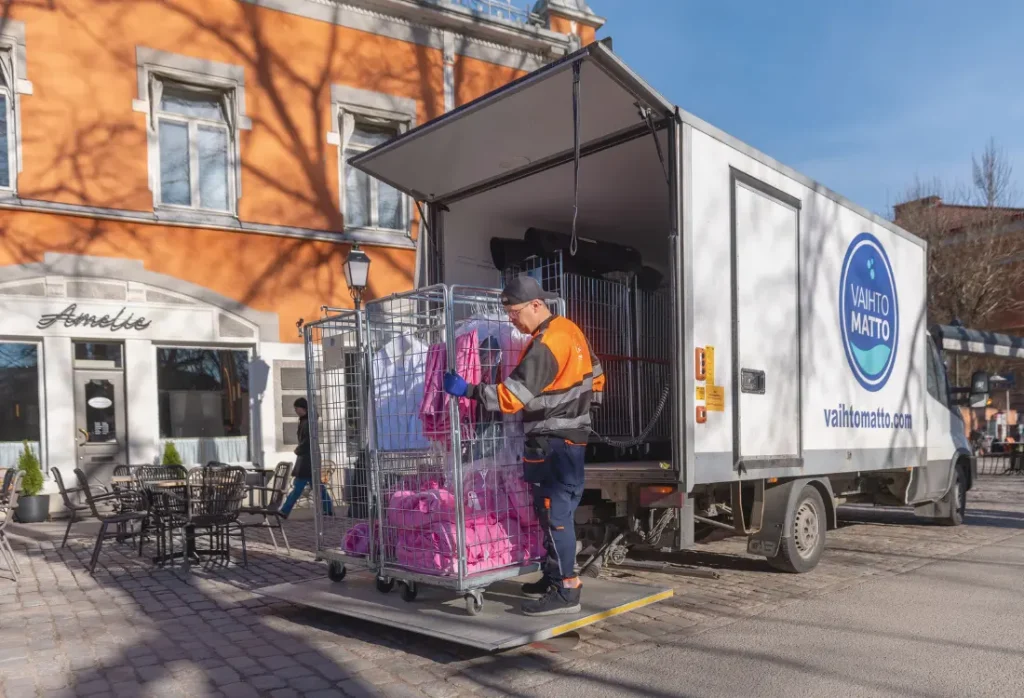 Oikeanlainen matto vähentää likaa ja toivottaa asiakkaan tehokkaasti tervetulleeksi