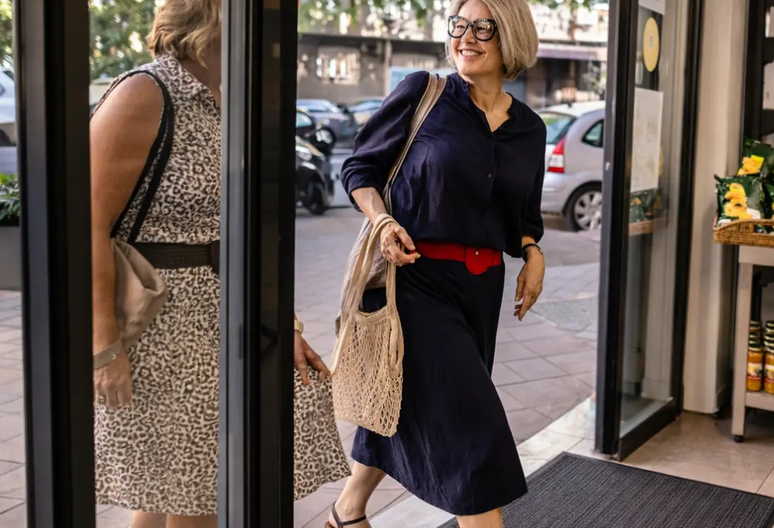 Vaihtomattojen kautta maton vuokrauspalvelu lisää tilan viihtyisyyttä ja miellyttävää käyttöä. Lika, kuten hiekka ja pölyt, jää mattoon ja täten pois käytäviltä ja muista tiloista. Maton halkaisija on mahdollista valita.